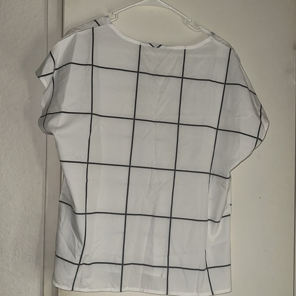 I think this is a size medium - Picture 2 of 2